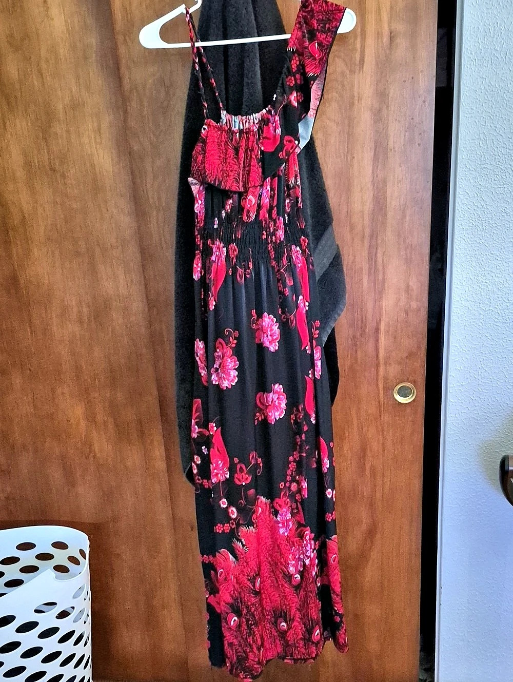 Bebe Floral Maxi Dress in Black & Red Size XL Like New
